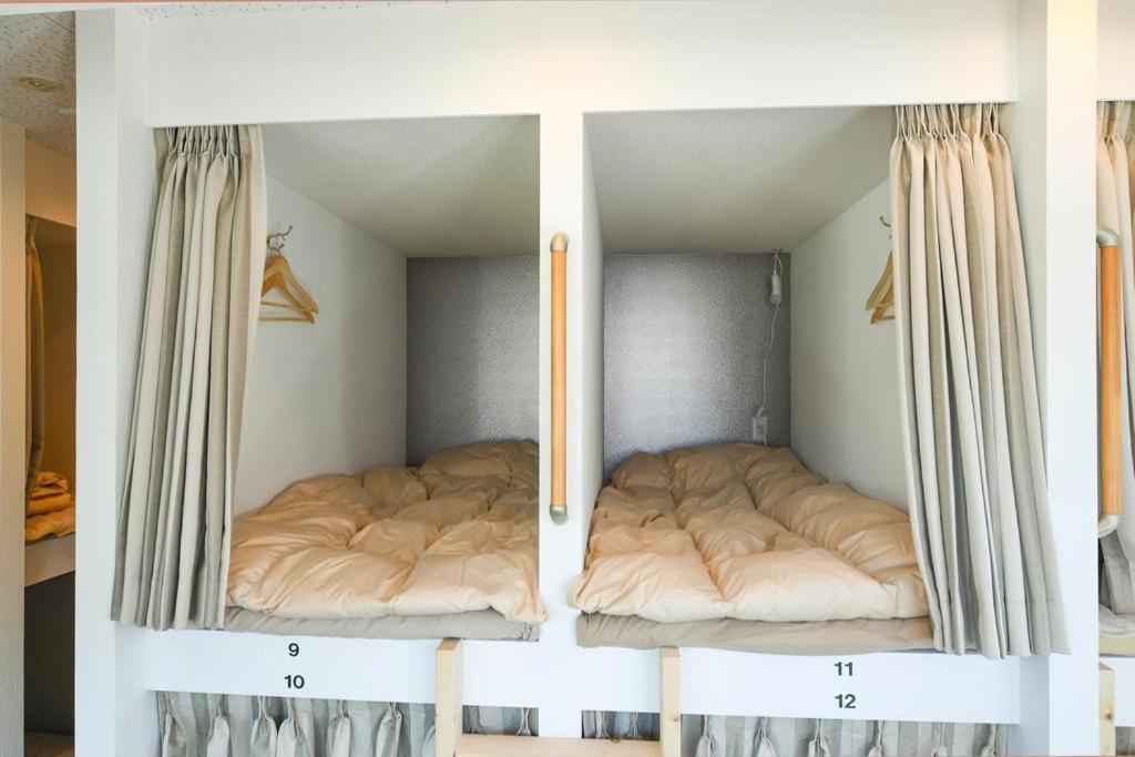 Mash Cafe & Bed Akihabara Vandrarhem Tokyo prefektur Exteriör bild